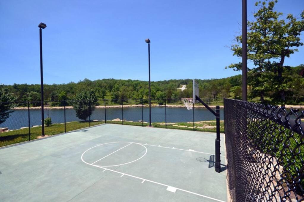 Couples Condo Retreat Overlooking Golf Course Branson West Kültér fotó