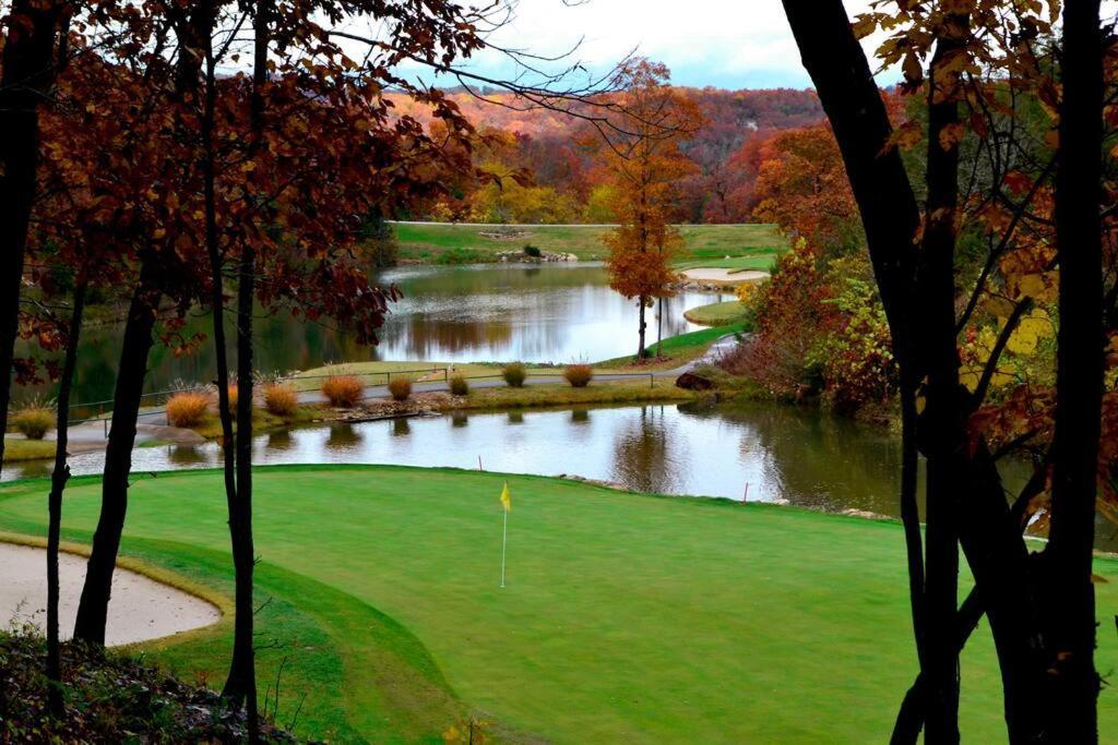 Couples Condo Retreat Overlooking Golf Course Branson West Kültér fotó
