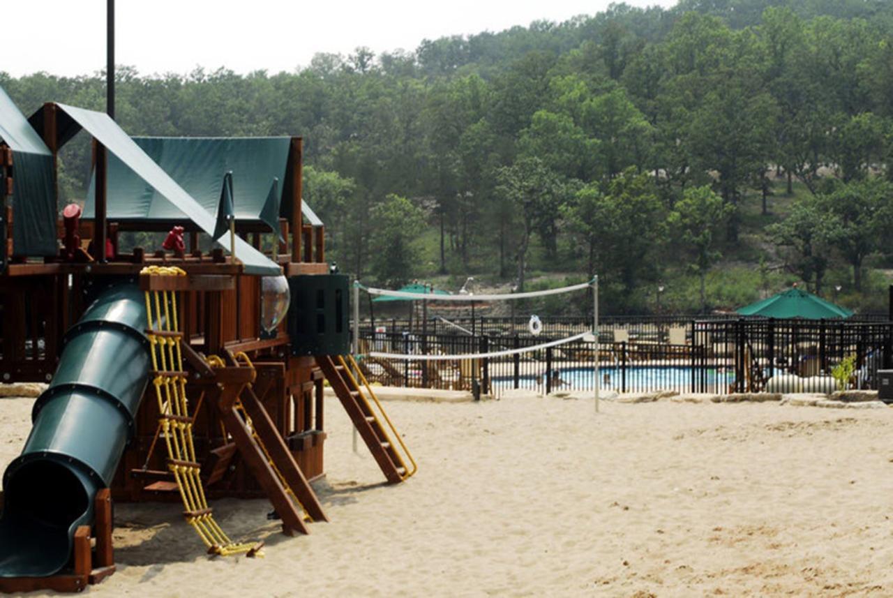 Couples Condo Retreat Overlooking Golf Course Branson West Kültér fotó