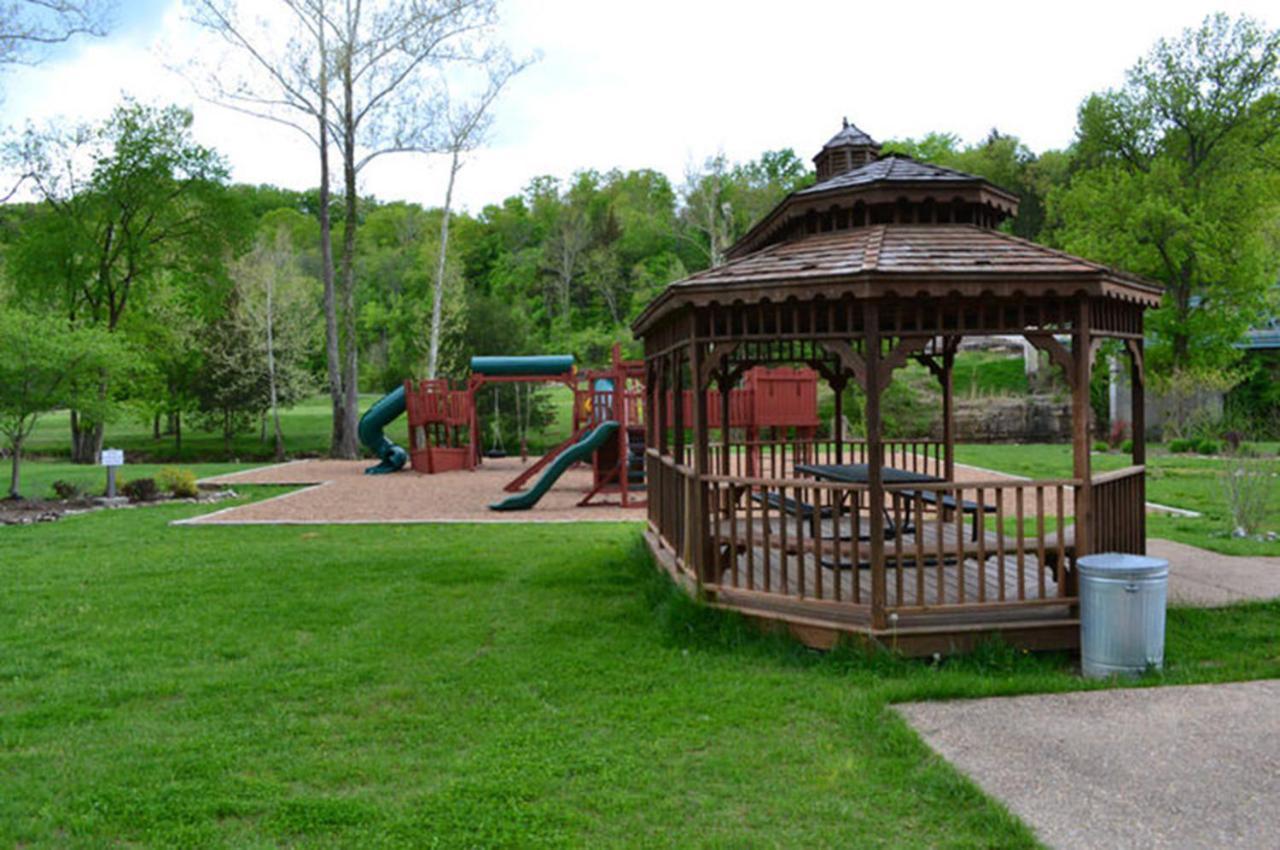 Couples Condo Retreat Overlooking Golf Course Branson West Kültér fotó
